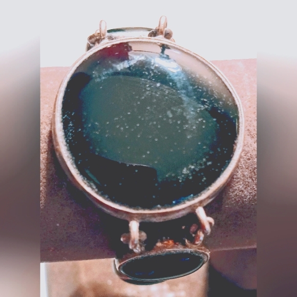 Vintage Native Black & Green BIG  STONE ROUND SHAPE DESIGN 7 INCH BRACELET. - Picture 1 of 8